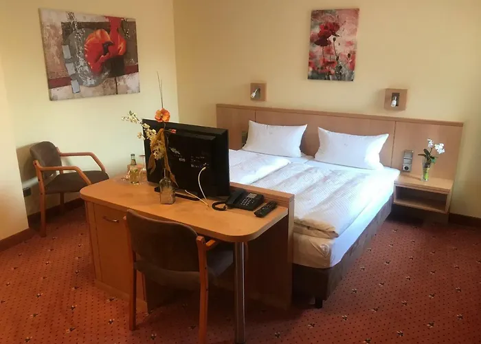 Отель Heiner Meyer Wahrenholz